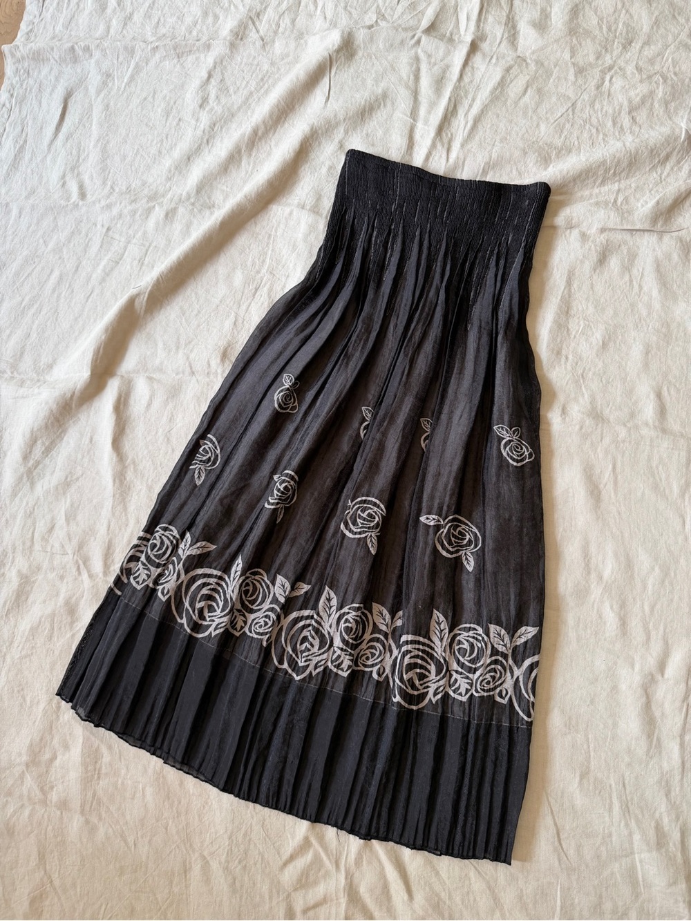 Vintage smocked waist pleated midi Skirt xs to large - Picture 6 of 14